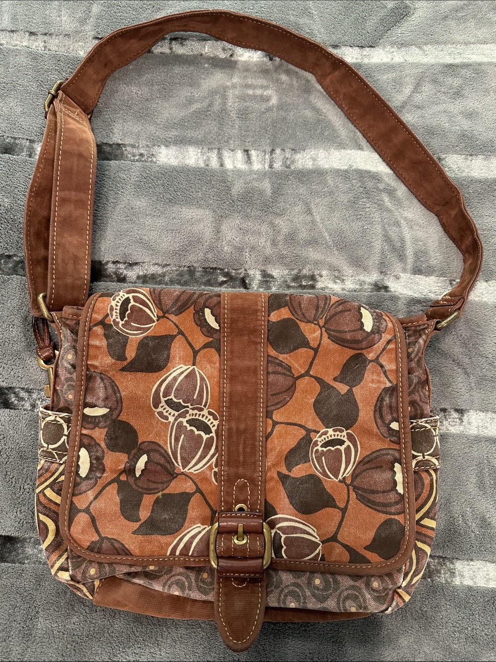 Fossil Brown Boho Crossbody Bag Vintage EUC. Unusual Find!